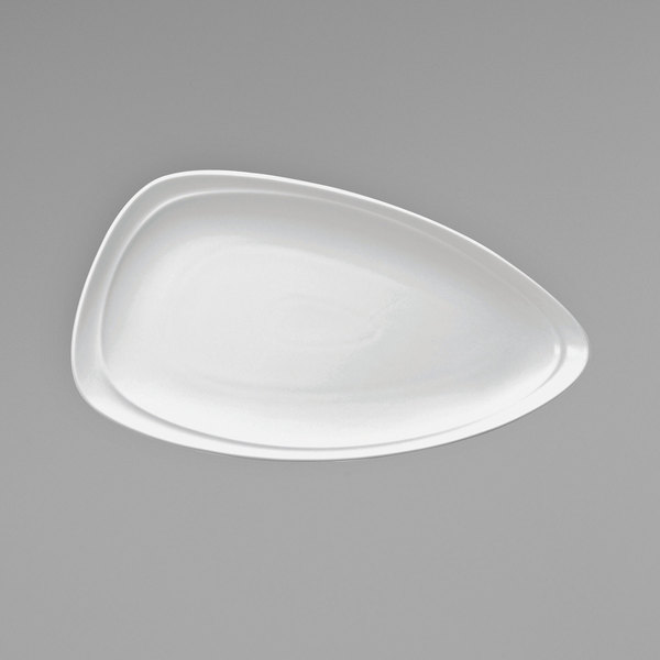 Plato Triangular de Porcelana Fina - Mood, 40.9 cm - Oneida